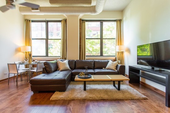 Check Out Today's Cheapest Rentals In Greektown, Chicago