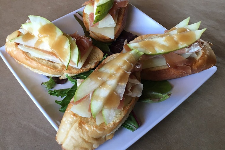 Your guide to the 3 top spots in El Paso's Mission Hills neighborhood