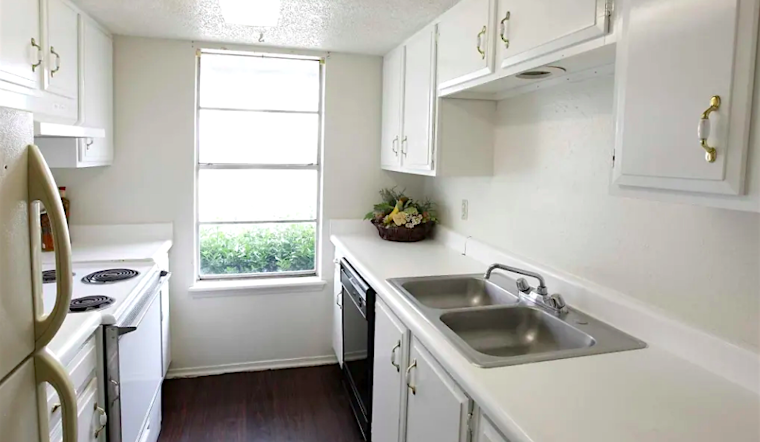 What apartments will $800 rent you in I-240 Corridor, right now?