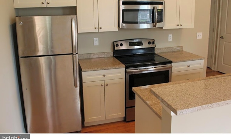 What apartments will $2,100 rent you in Washington Square, this month?