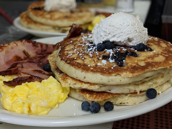 'Rock'n Egg Cafe' Brings Breakfast & Brunch Fare To Eagle Rock