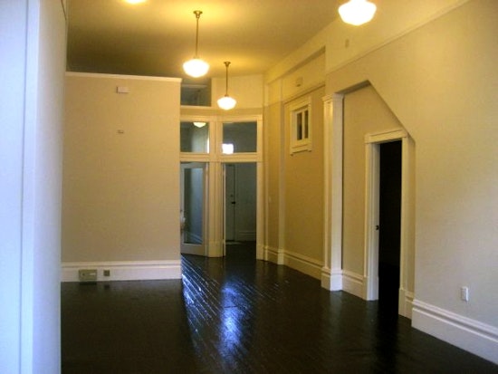 644 Laguna: Office for Rent, Garden & Outhouse Included