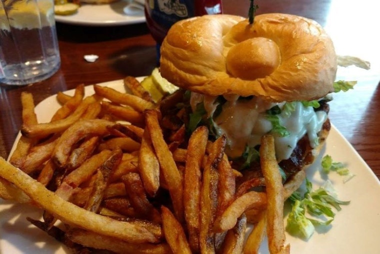 Explore the 3 top spots in Indianapolis' Glendale neighborhood