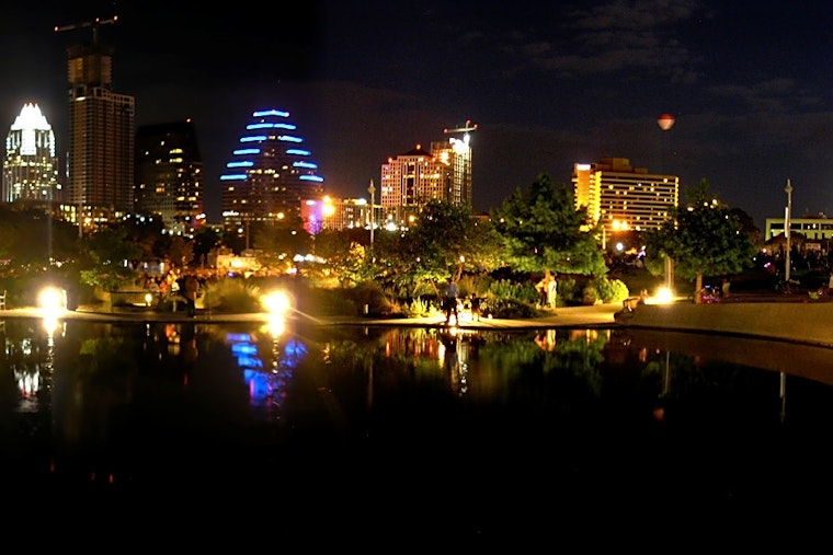 Top Austin news: FBI hunts for armed robber; 5 officers injured; more