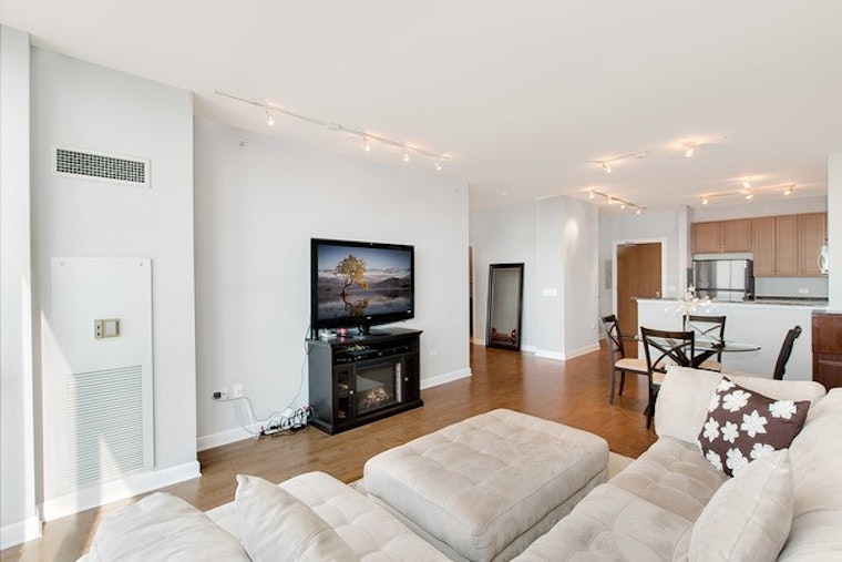 What Will $2,200 Rent You In Chicago, Right Now?