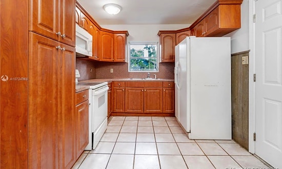 Budget apartments for rent in South-West Coconut Grove, Miami