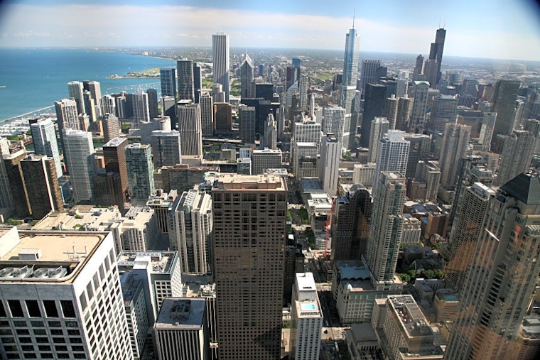 Top Chicago news: Man fatally shot during carjacking attempt; ICE detains 5 people at pizzeria; more