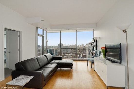 What Will $2,300 Rent You In Chicago, Right Now?