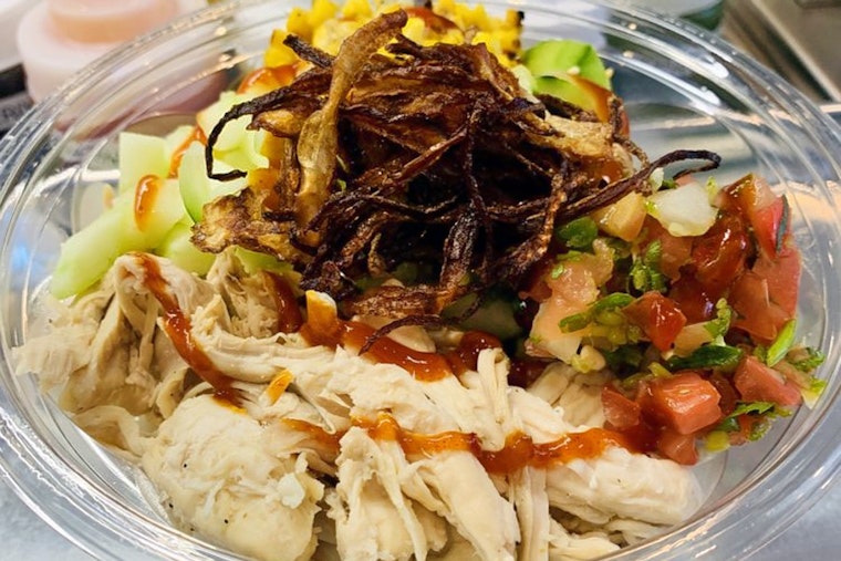 New Northeast Fresno New American spot, Viva! Be Bowl'd opens its doors