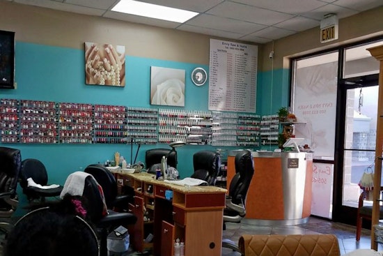 Check out the 3 most popular spots in Albuquerque's Singing Arrow neighborhood