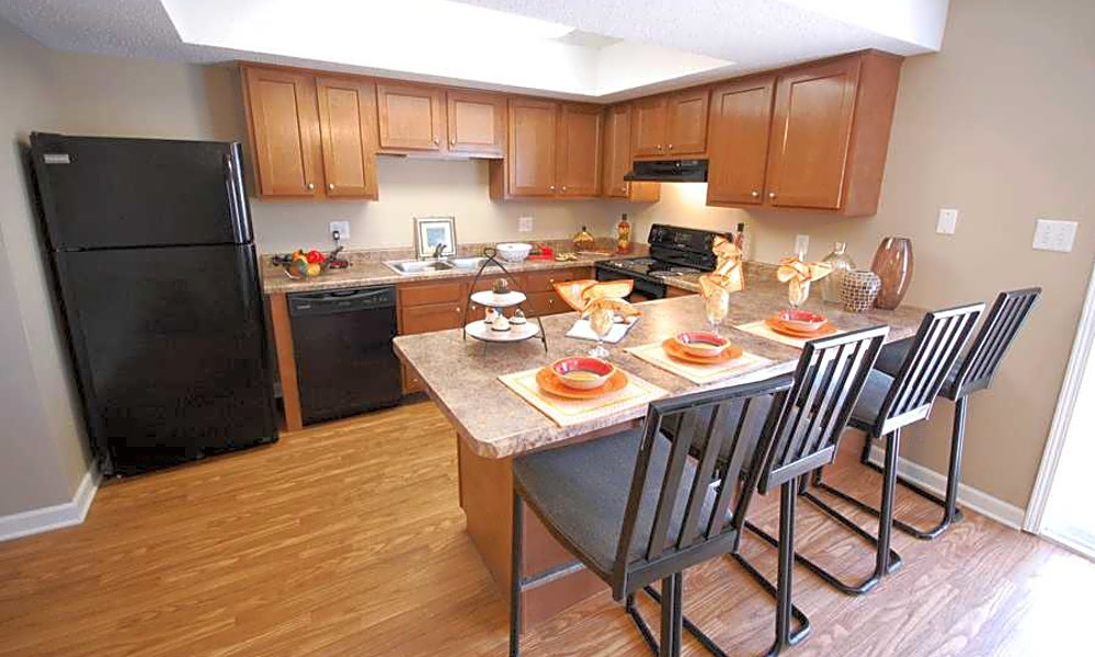 What apartments will 1,000 rent you in Far Eastside, today?