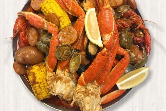Get seafood and more at Charlotte's new Crafty Crab