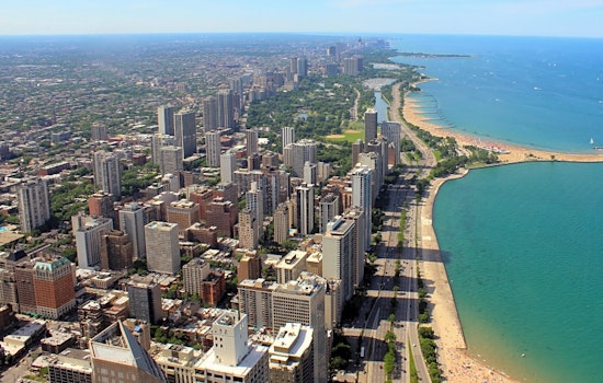Top Chicago news: Subway shop closes after video shows employee wiping counter with a mop; more