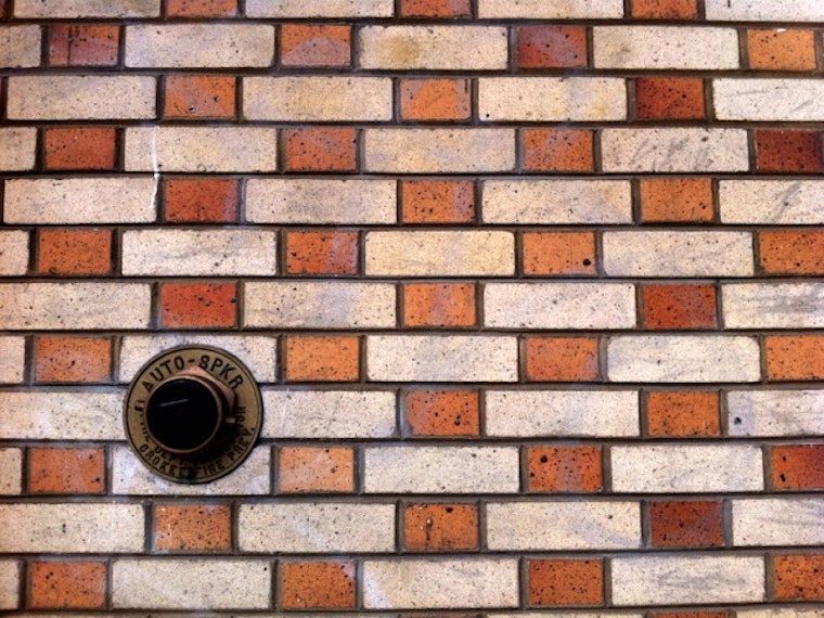 Weekend Quiz: Bricks