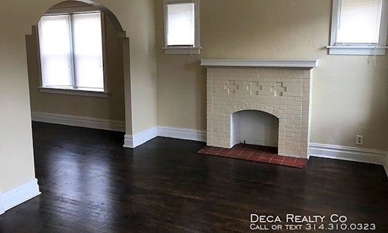 What apartments will $700 rent you in Dutchtown, right now?