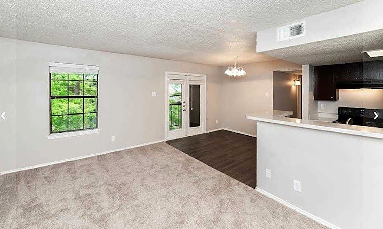 What apartments will $900 rent you in East Arlington, today?