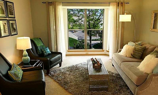 What apartments will $1,500 rent you in Kilbourn Town, right now?