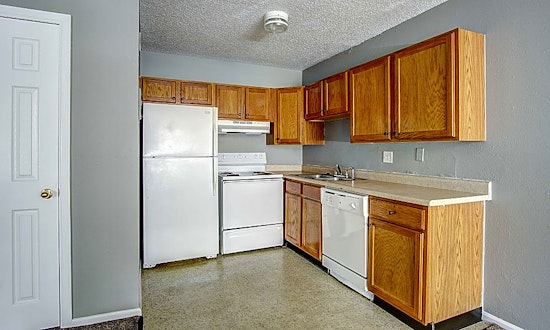 What apartments will $900 rent you in Central Colorado Springs, right now?
