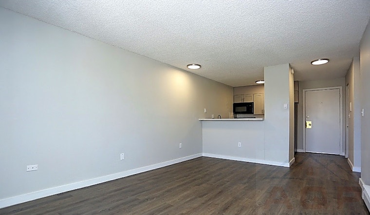 What apartments will $1,100 rent you in North Aurora, today?