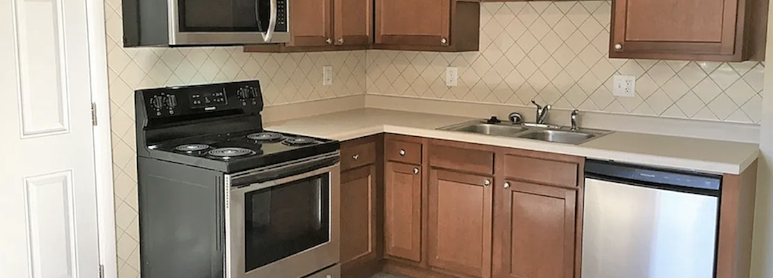 What apartments will $800 rent you in North Linden, this month?
