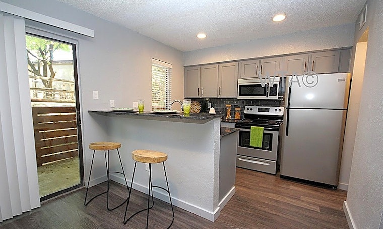 What apartments will $1,000 rent you in Pleasant Valley, right now?