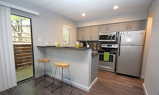 What apartments will $1,000 rent you in Pleasant Valley, right now?