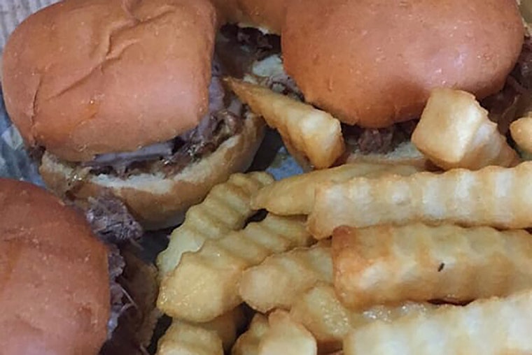 Check out 3 best affordable sports bars in Saint Paul