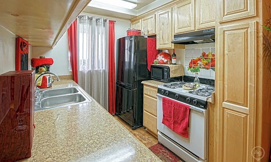 Apartments for rent in Anaheim: What will $1,900 get you?