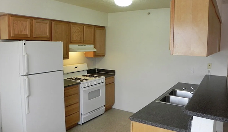 What apartments will $700 rent you in South San Pedro, today?