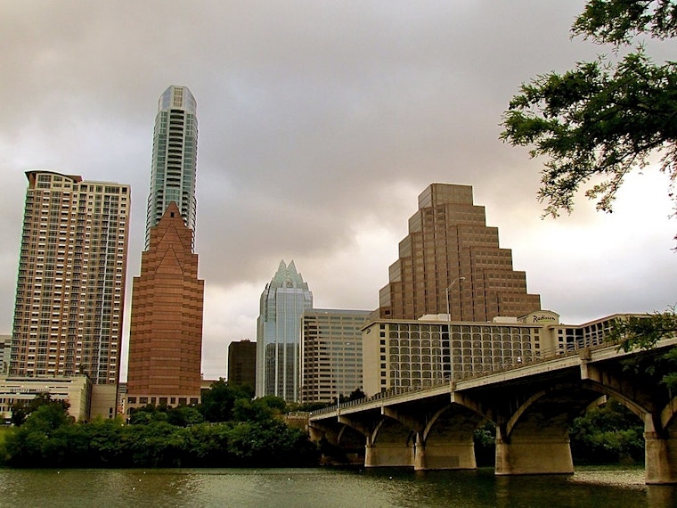 Top Austin news: Female pinball league coming to city; cops search for bank robbery suspects; more