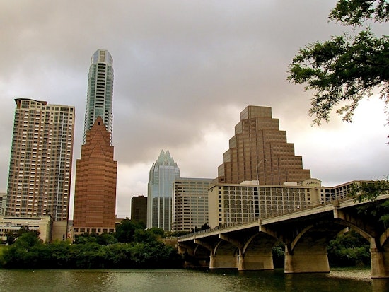 Top Austin news: Female pinball league coming to city; cops search for bank robbery suspects; more