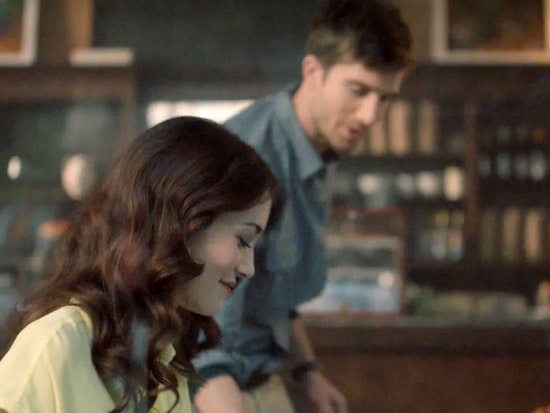 Momi Toby's Featured in Oscar Ad, Briefly