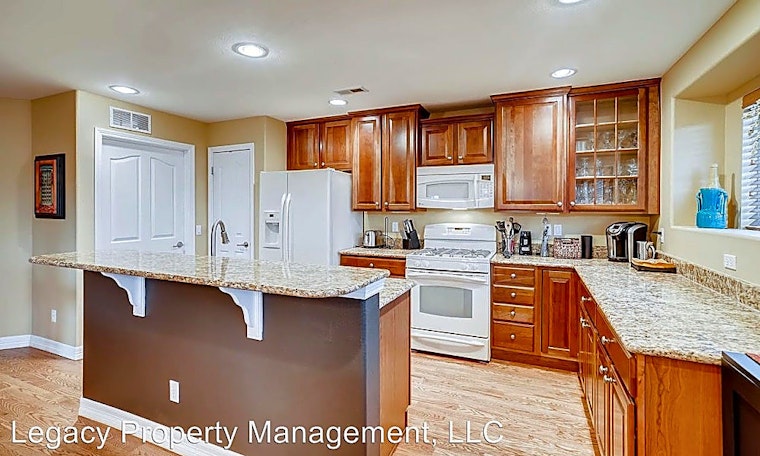 Apartments for rent in Aurora: What will $2,300 get you?