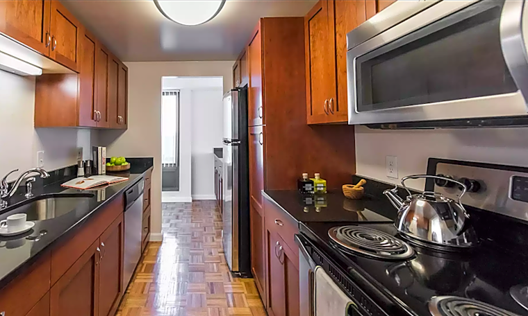 What apartments will $2,800 rent you in Mid-Cambridge, today?