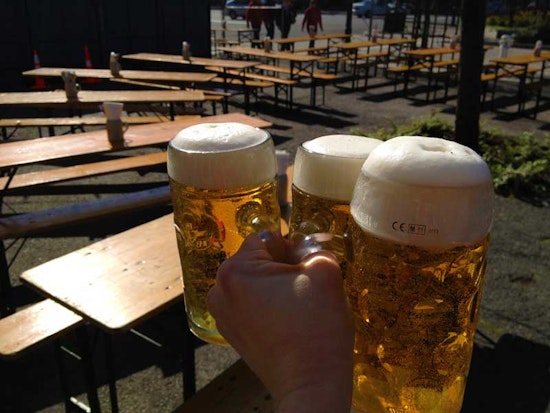 Time Shift at the Biergarten
