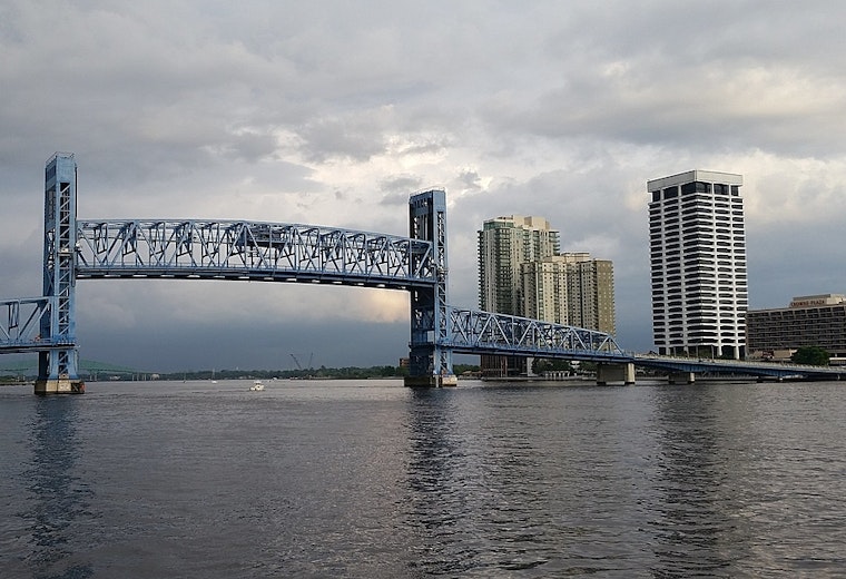 Top Jacksonville Police seek wallet robbery suspects; motorcyclist dies in crash; more