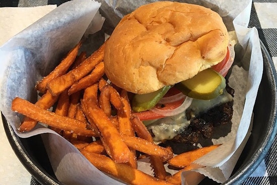 St. Louis' 5 top spots to score burgers on the cheap
