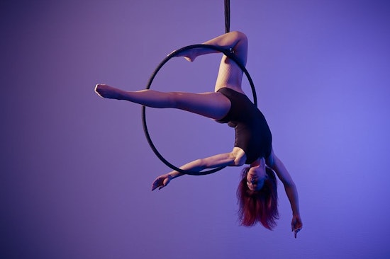 Workouts in the news: Aspiring 'Hustlers' can sample pole dancing at this LA studio