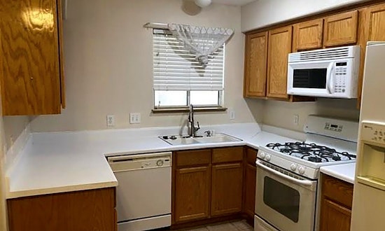 What apartments will $1,400 rent you in River Mountain, this month?