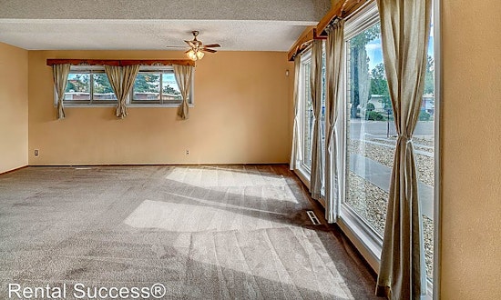 What apartments will $900 rent you in Northeast El Paso, this month?