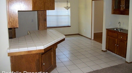 Apartments for rent in Bakersfield: What will $1,600 get you?