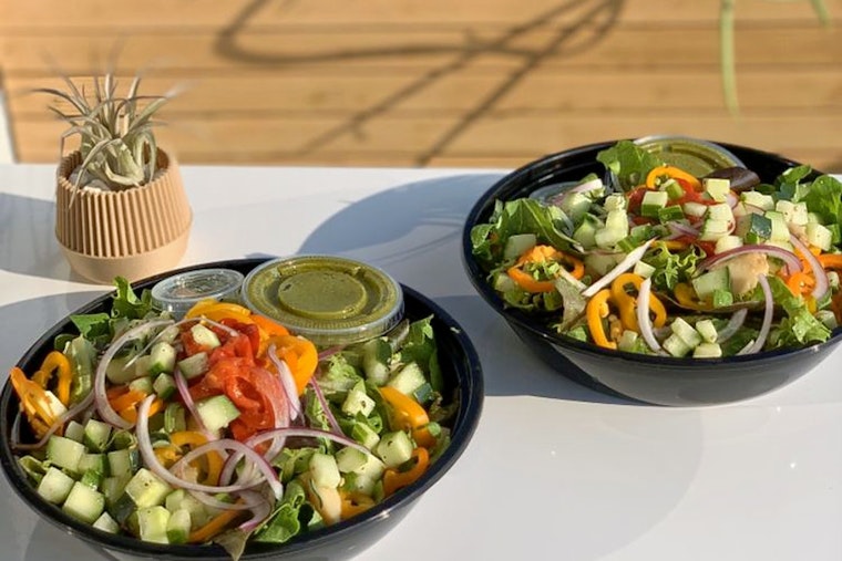 Grinder’s Coffee Bar makes debut, with coffee and tea and more