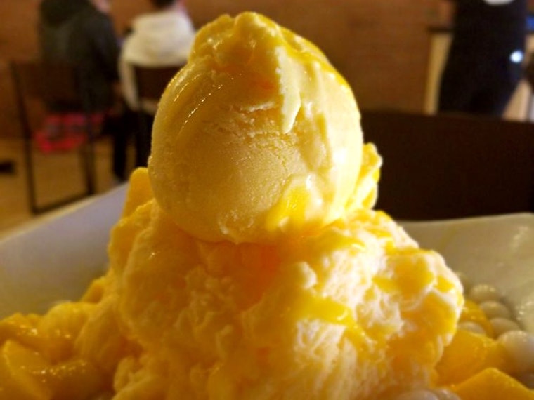 'Mango Mango Dessert' Brings Hong Kong-style Treats To Chinatown