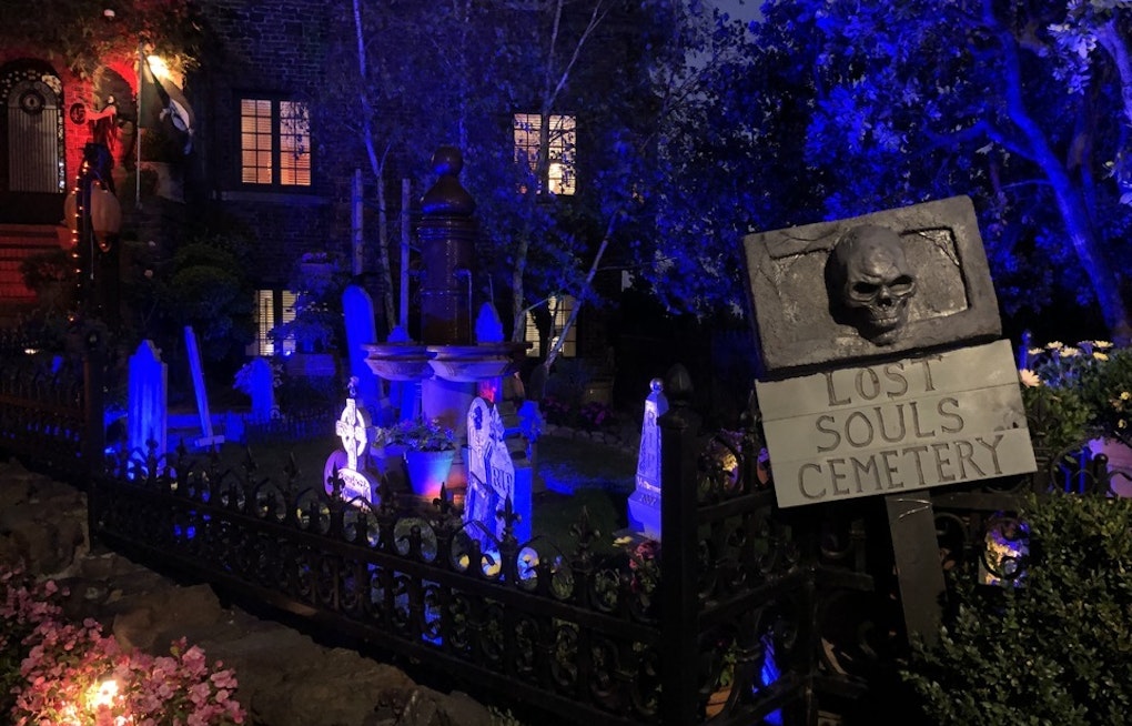 Tombstones, severed heads and more: 2 Castro-area homes go all out with their Halloween displays