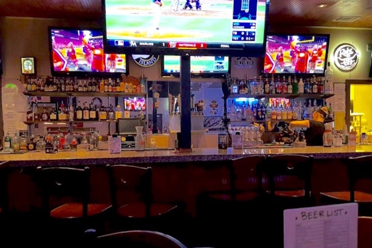 Imbibe at Arlington's 3 best sports bars