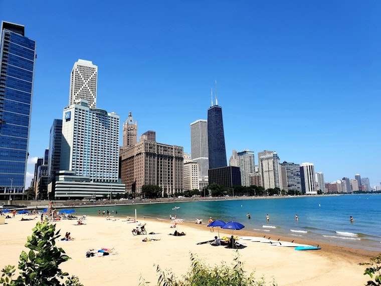 Top Chicago news: High waves close lakefront trails; luggage run over by vehicle explodes on tarmac