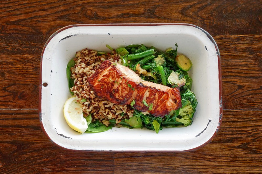 Brown Bag Seafood opens new location in the Loop