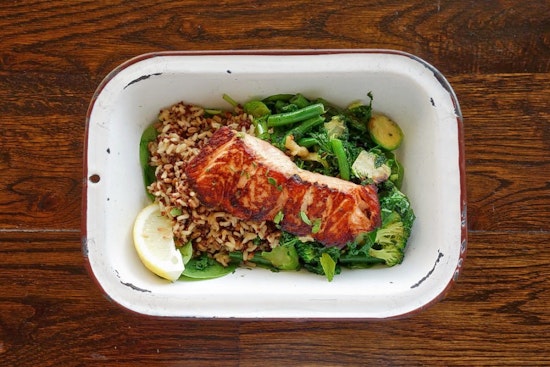 Brown Bag Seafood opens new location in the Loop