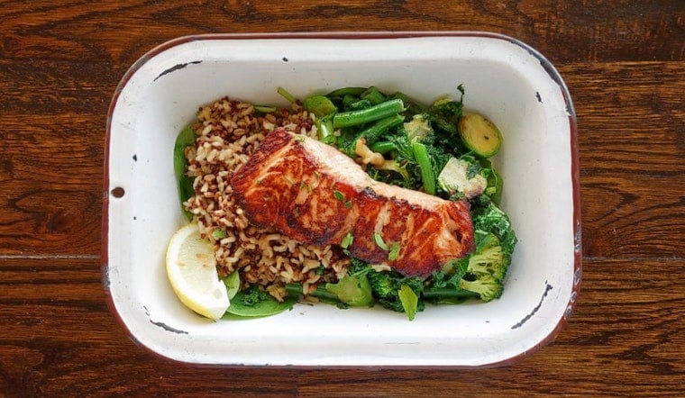 Brown Bag Seafood opens new location in the Loop