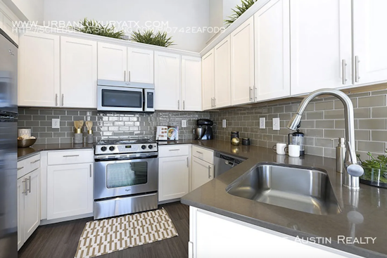 What apartments will $1,900 rent you in North Burnett, right now?